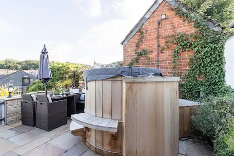 DR Garden Hot TUb