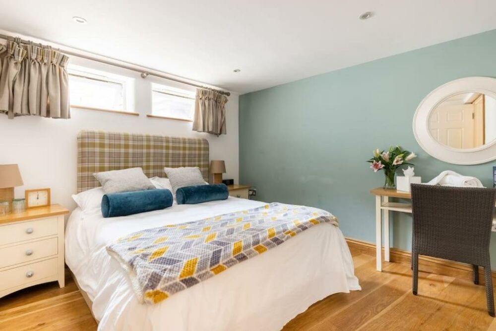 Mary Dann Bedroom.jpg